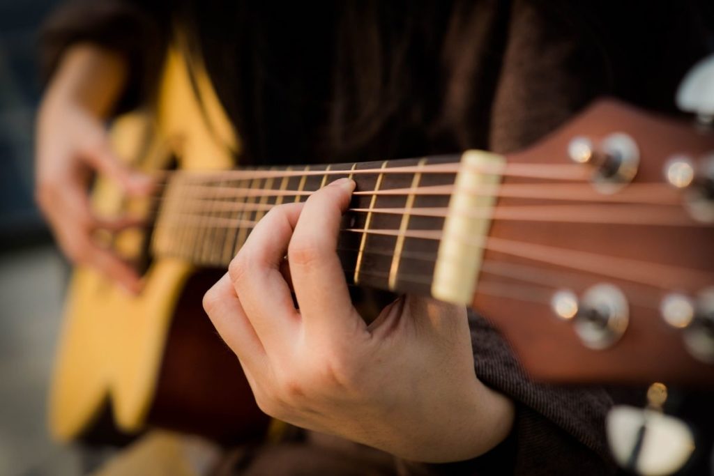 aprender tocar violão iniciante